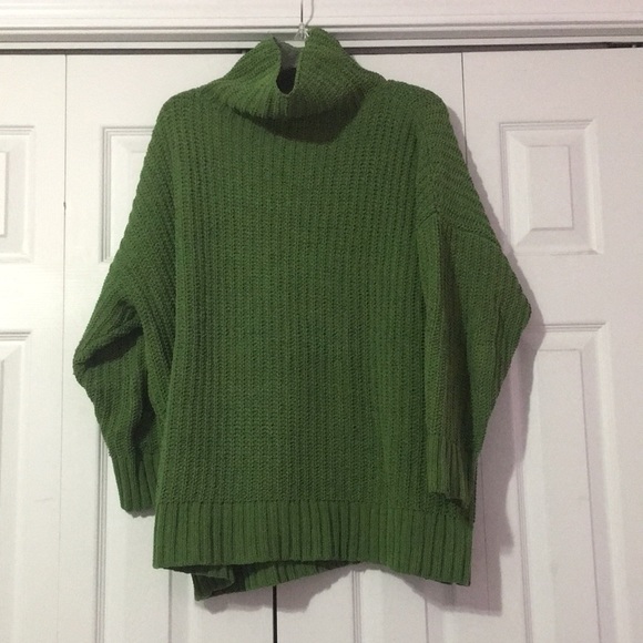 Green oversized sweater - Picture 2 of 9